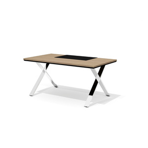 Cтол на металлическом каркасе на металлическом каркасе