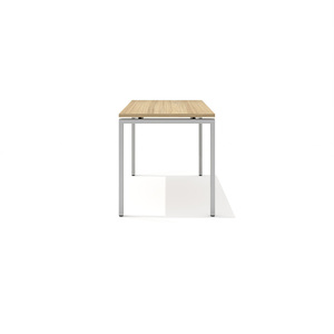 Стол прямой на металлокаркасе