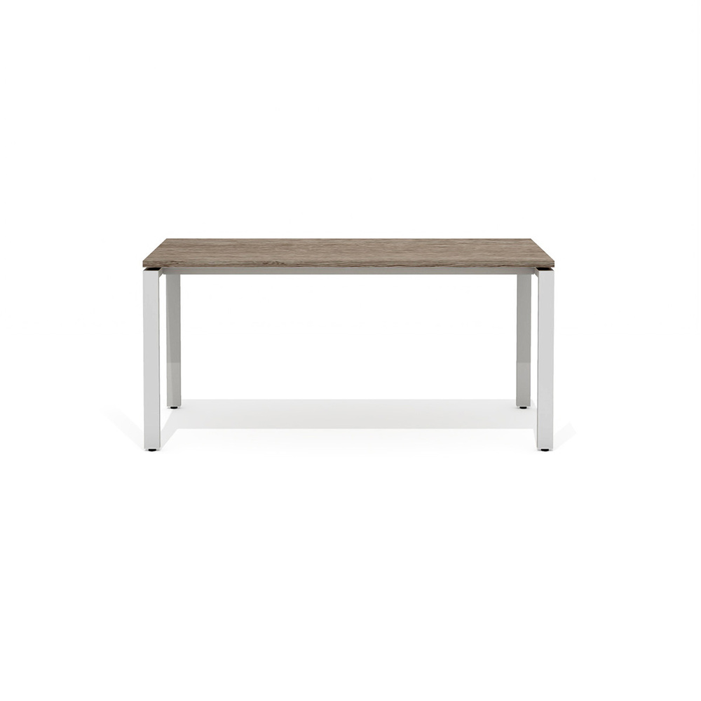 Стол прямой на металлокаркасе