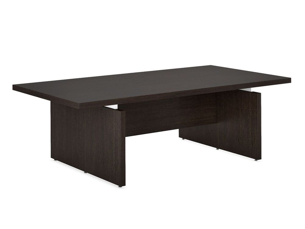 Стол совещаний