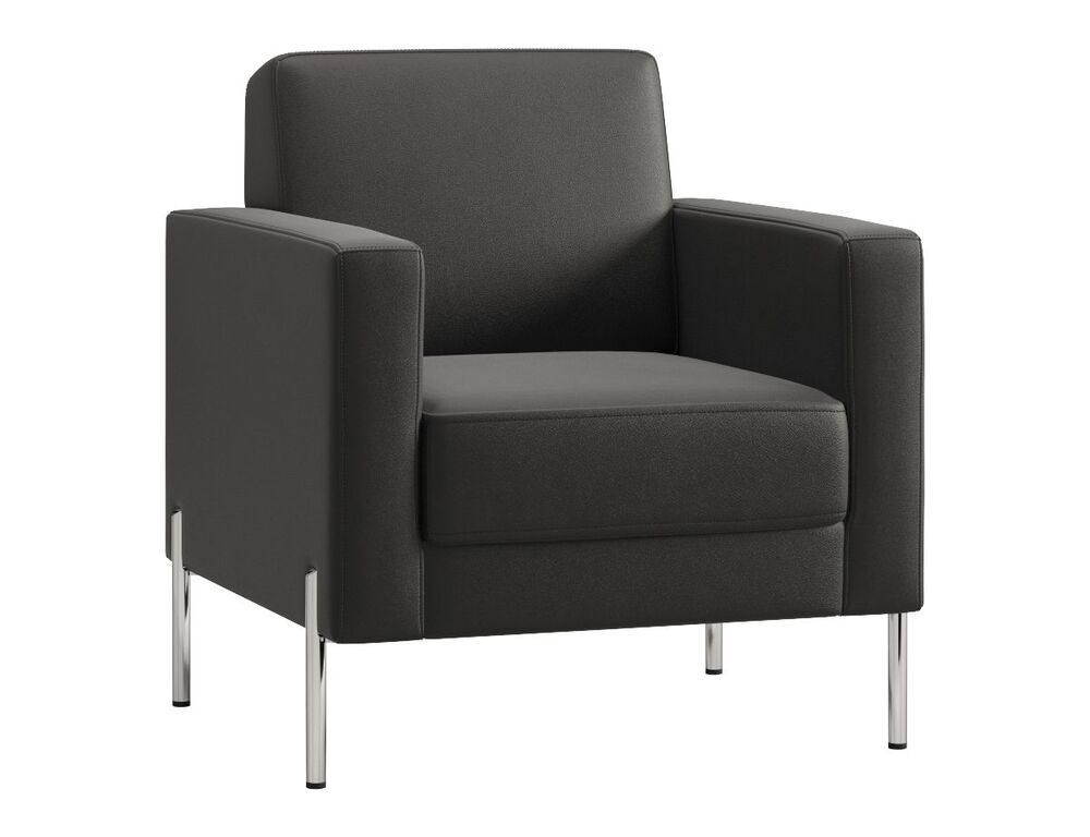 Кресло с подлокотниками