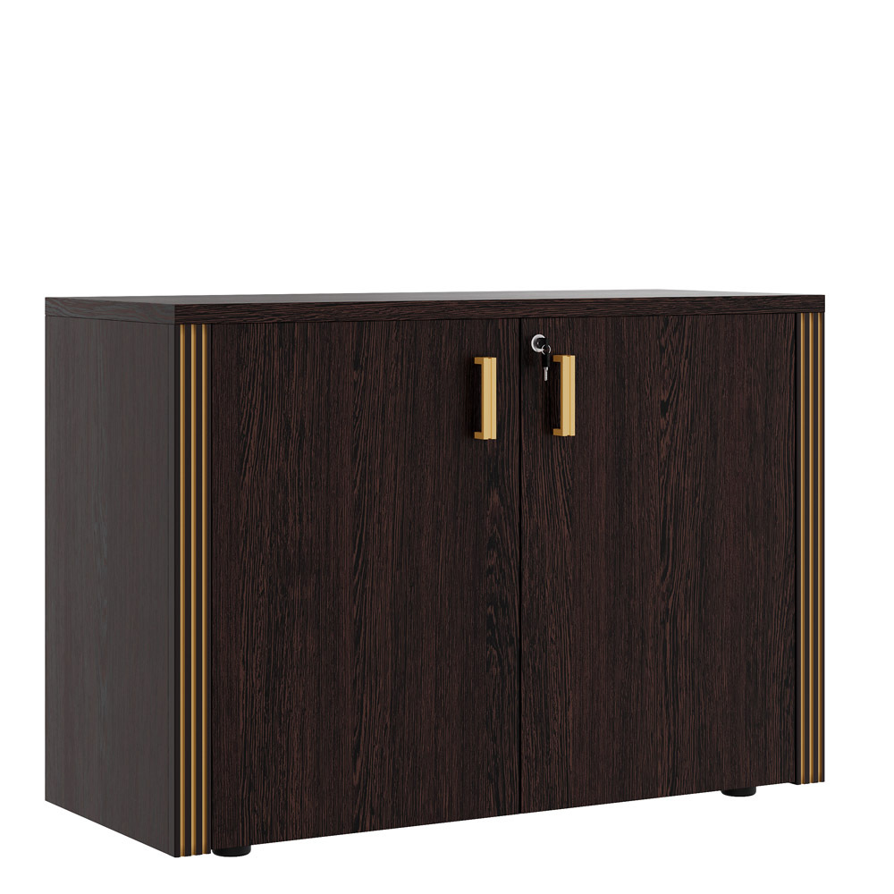 Креденция с декоративными элементами