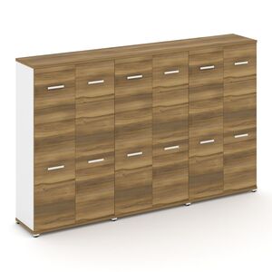 Шкаф три широкие секции, 4 ниши