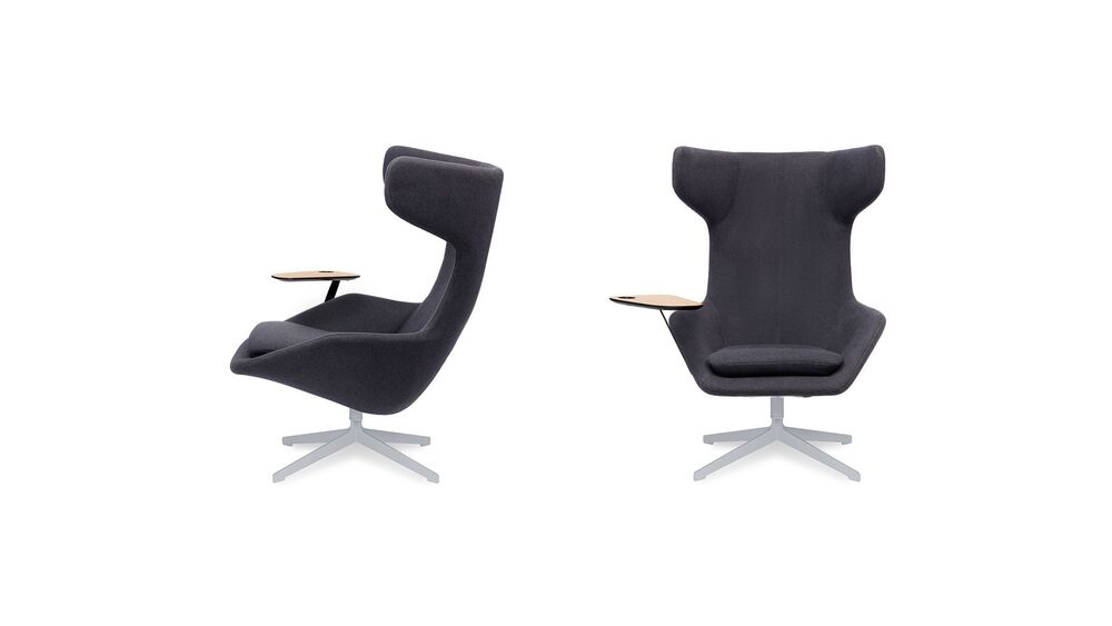 Кресло на крестовине со столиком справа