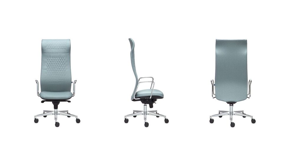 Кресло с высокой спинкой на крестовине