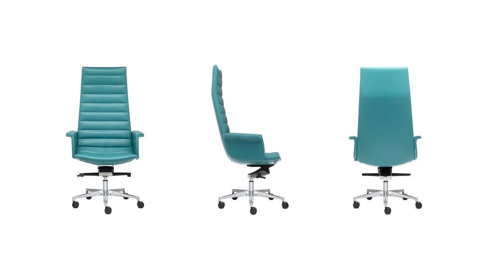 Кресло с высокой спинкой на крестовине