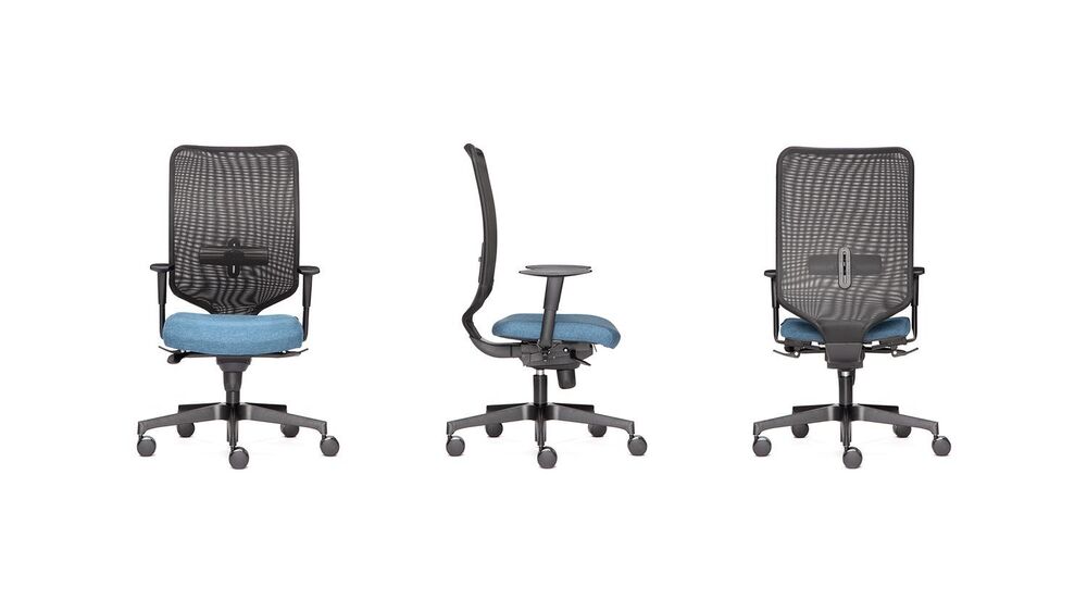 Кресло со средней спинкой (спинка в сетке)