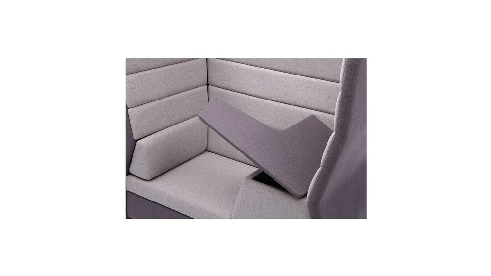 Кресло с высокой спинкой со столиком справа