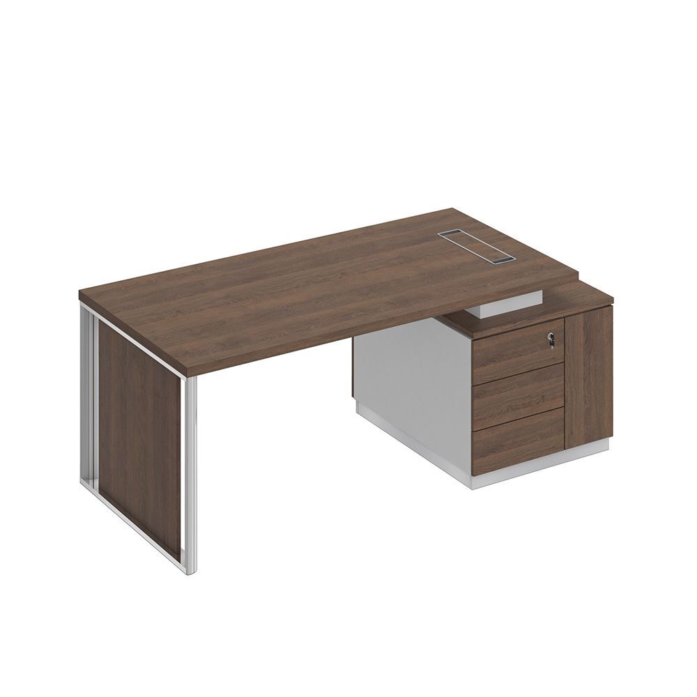 Стол руководителя с декоративной вставкой