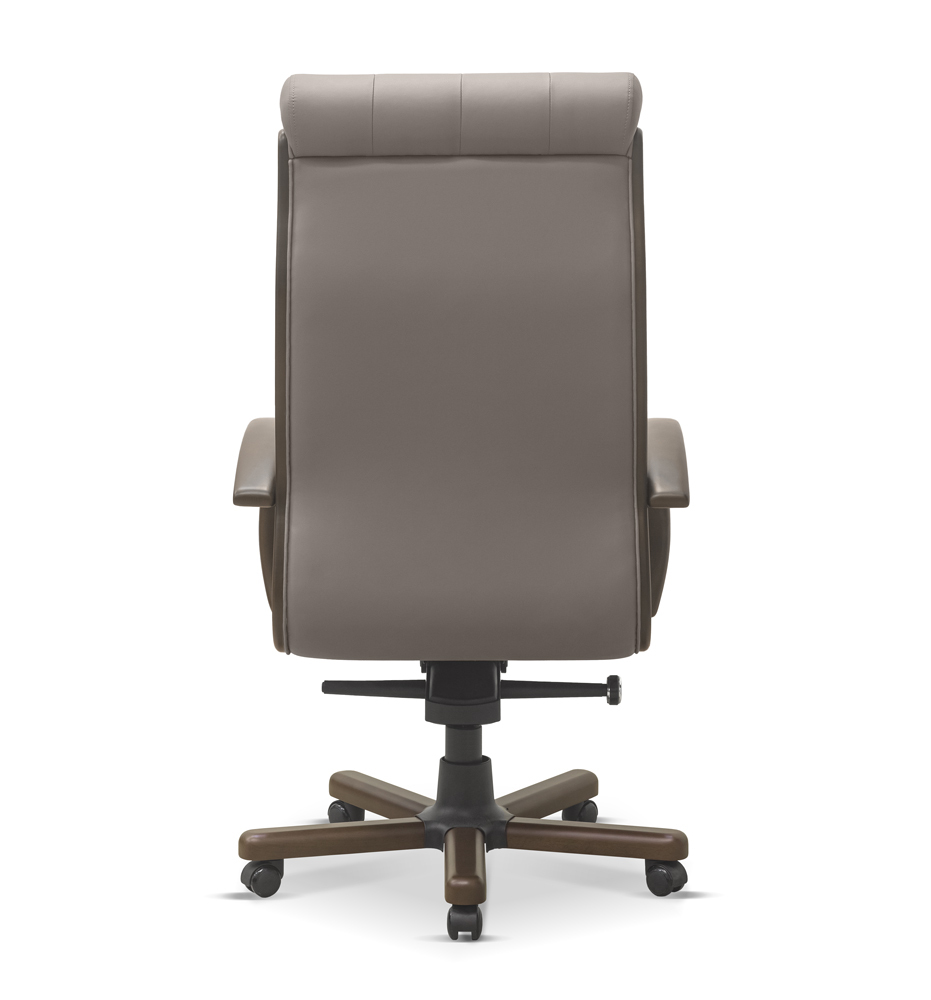 Кресло руководителя Status plus